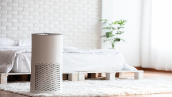 Ilmanpuhdistin auttaa eroon huonosta sisäilmasta – Katso vinkit valintaan