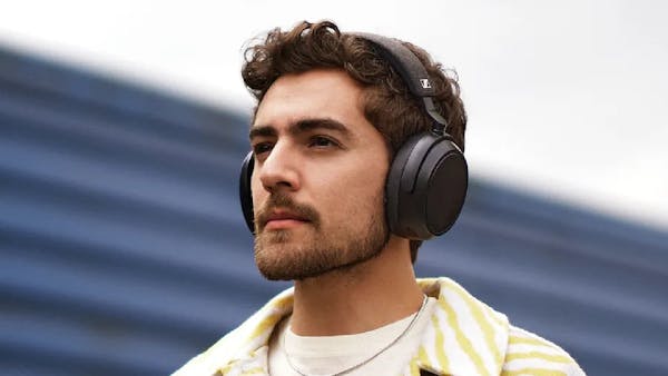 Sennheiser Momentum 4 Wireless – 60h batteritid & helt ny design