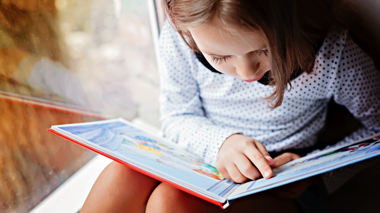 Rea på böcker just nu – se var de är billigast idag