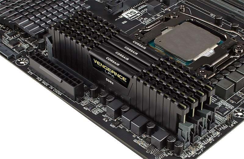 中古】CORSAIR VENGEANCE CMK32GX4M2A2666C16 DDR4 デスクトップ用