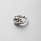 Safira Pinky Finger Hammered ring
