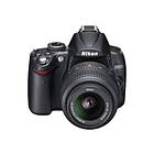 Nikon D5000 + 18-55/3,5-5,6 VR