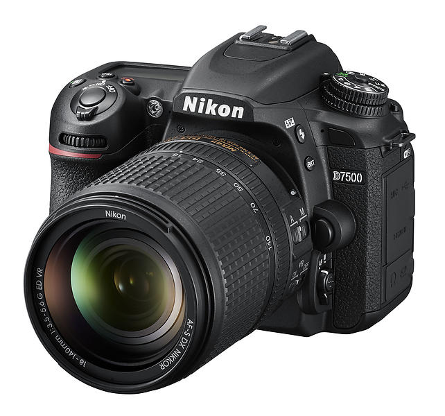 Nikon D7500 + 18-140/3,5-5,6 VR